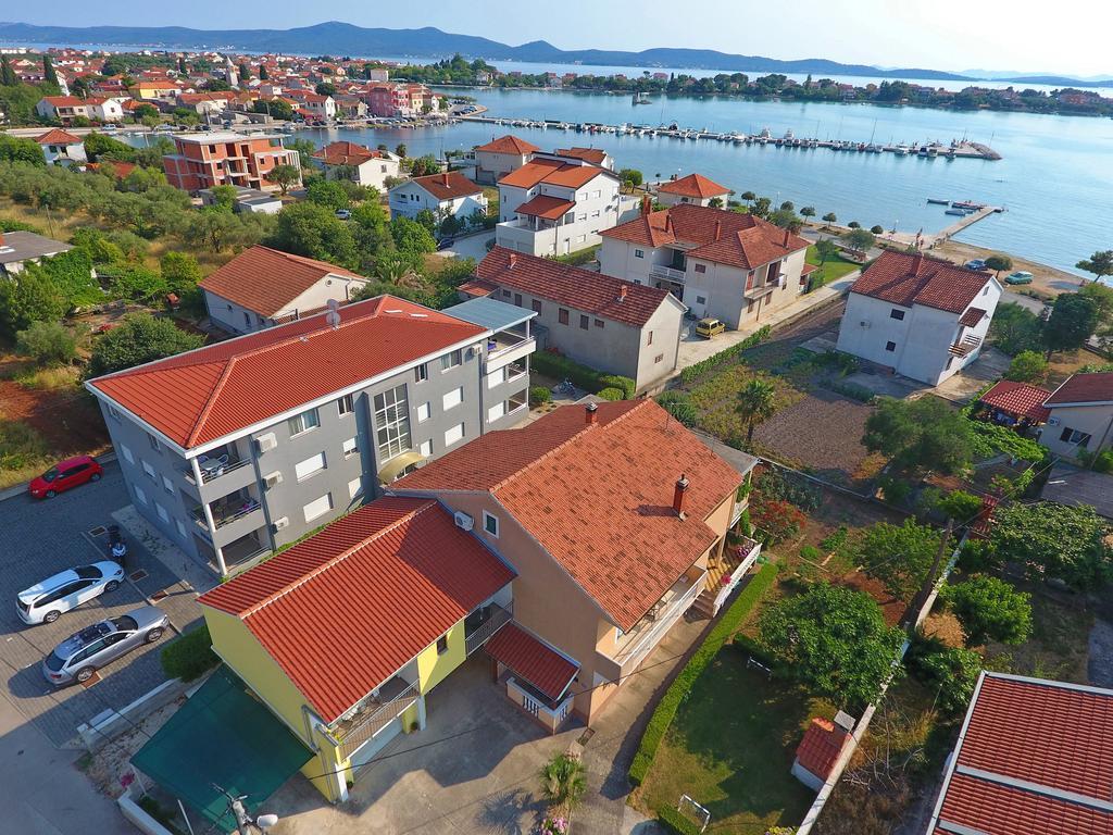 Apartments Lena Sukošan Exteriér fotografie